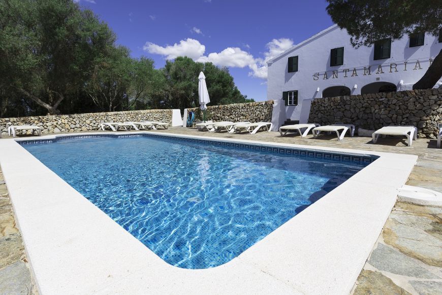 Piscina en hotel rural